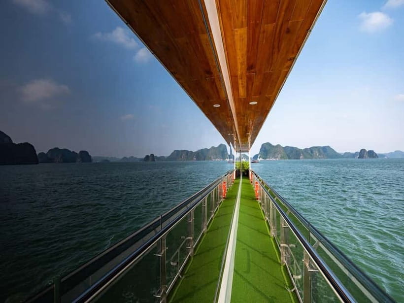 From Hanoi: Halong bay Luxury tour on 5 star cruise - Luon Cave by kayak or bamboo boat