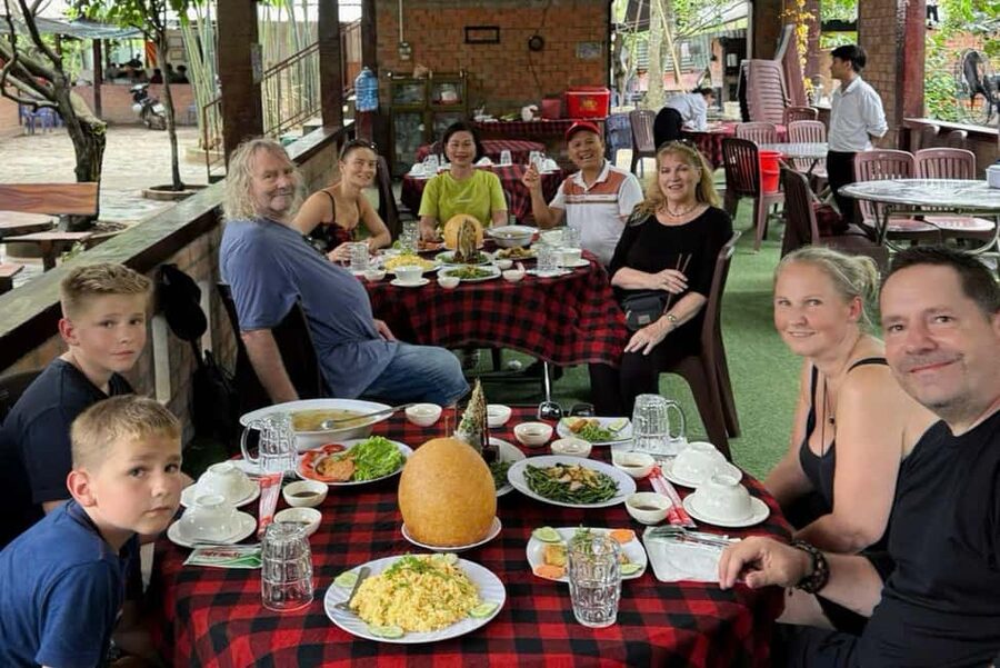 From Ho Chi Minh city: Luxury Mekong Full-Day Trip - Ben Tre and the Garden-Pond-Cage system
