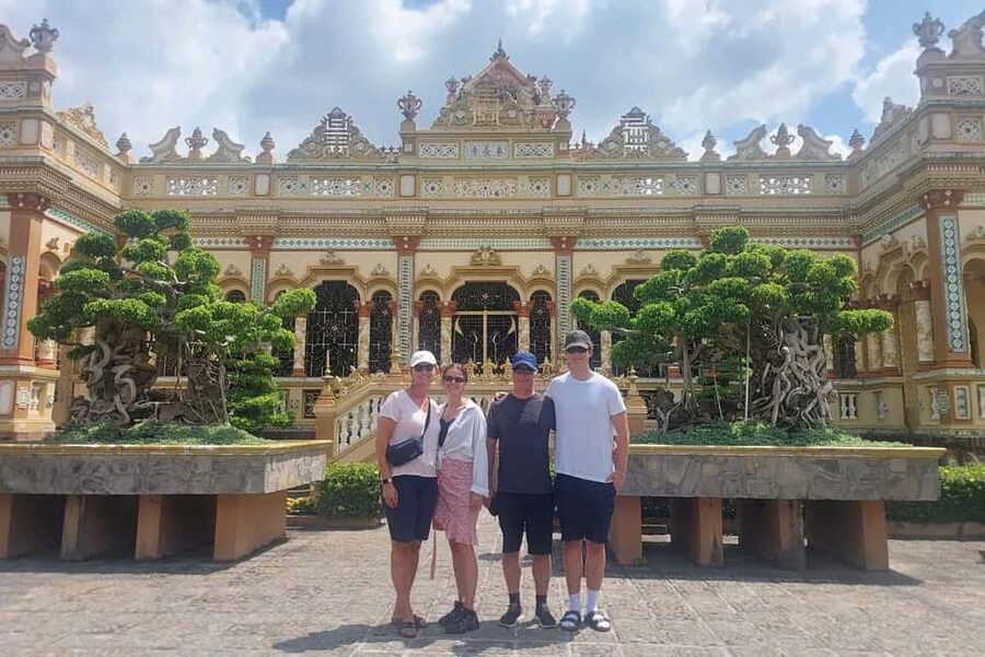 From Ho Chi Minh city: Luxury Mekong Full-Day Trip - Vietnamese lunch and regional flavors