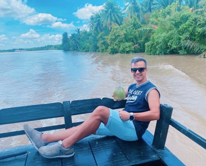 From Ho Chi Minh City: Mekong Delta VIP Tour by Limousine - Vinh Trang Pagoda sets the tone