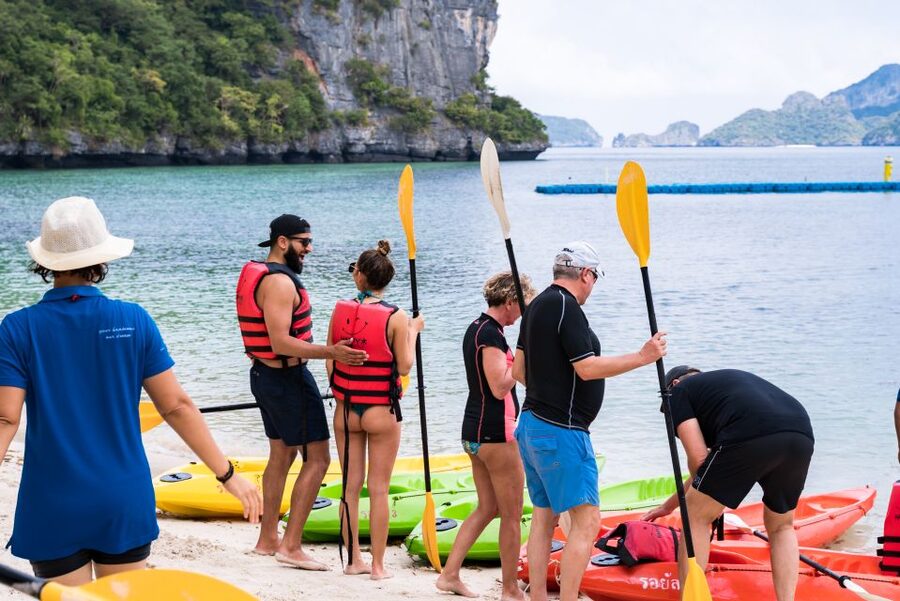From Koh Samui: Ang Thong Marine Park VIP Small-Group Tour - Thai Lunch and Beach Time on Koh Phaluai