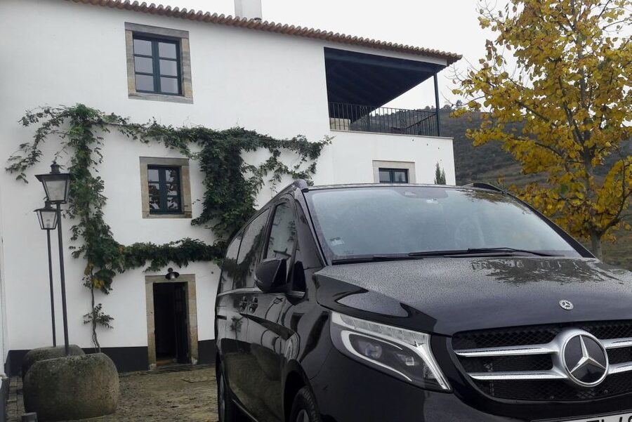 From Lisbon: Full-Day Sintra Tour by Luxury Car or Minivan - Why a private day is useful in Sintra