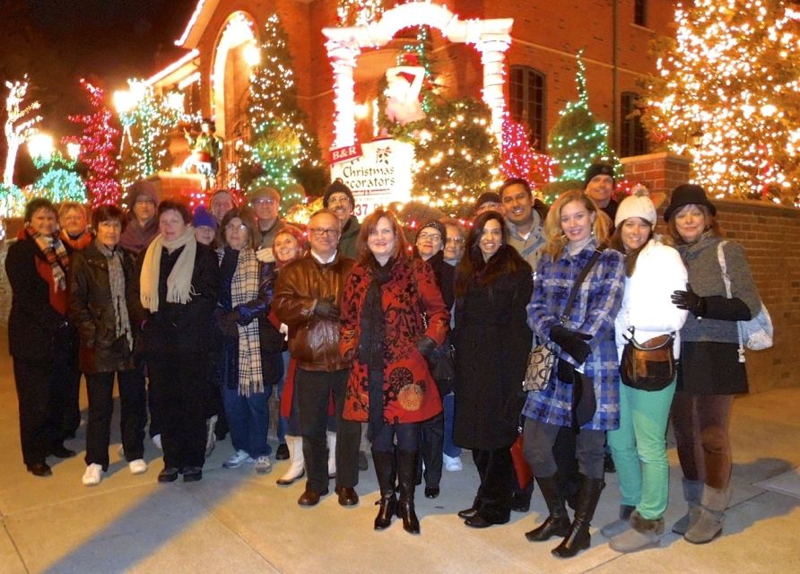 From Manhattan: 4-Hour Christmas Lights Luxury Bus Tour - Why Dyker Heights is worth the trip