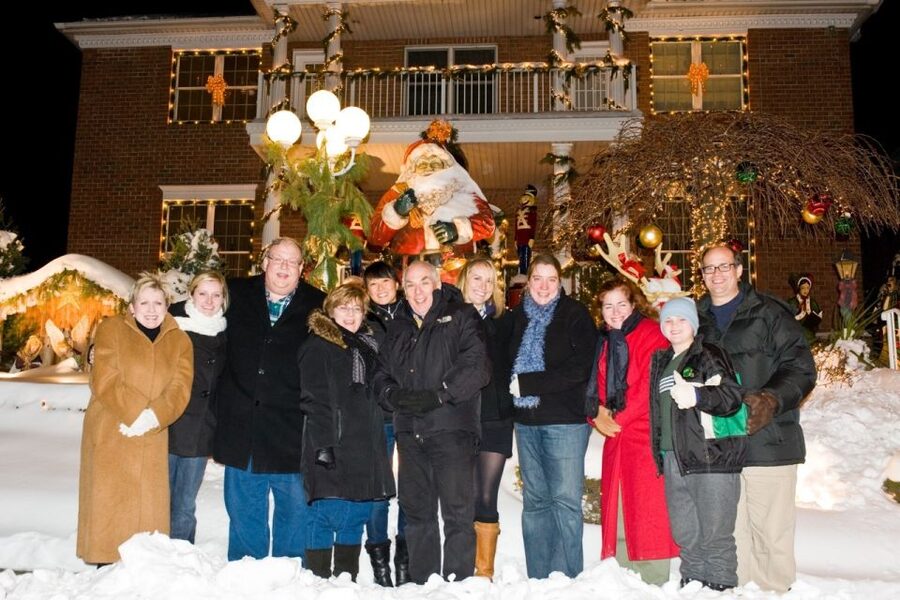 From Manhattan: 4-Hour Christmas Lights Luxury Bus Tour - What $95 buys you
