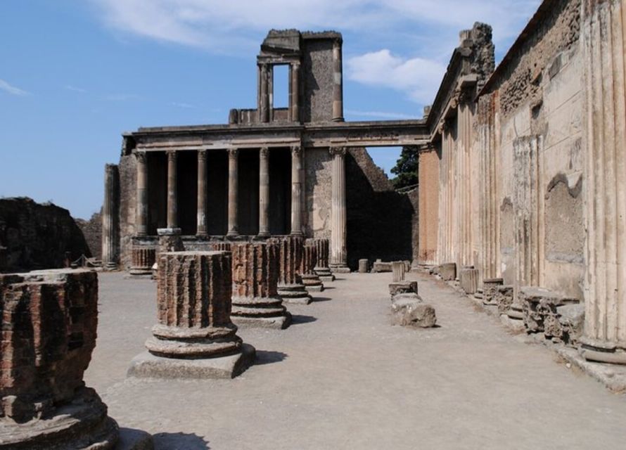 From Naples: Pompeii and Herculaneum VIP Tour with Lunch - Lunch near Pompeii