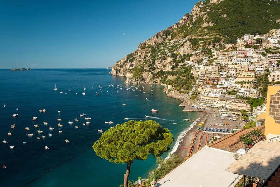 From Naples - VIP Tour with small groups on the Amalfi Coast - Why the small van matters on the Amalfi Coast