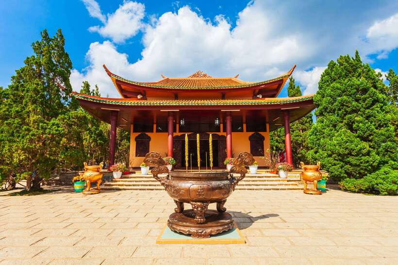 From Nha Trang: Best Seller Top Site Luxury Da Lat City Trip - Truc Lam Temple, flowers, and cable-car views
