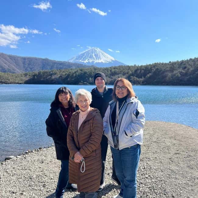 From Tokyo: Mt Fuji Private Day Tour In Luxury Land Cruiser - Gotemba Premium Outlets and the Hakone problem