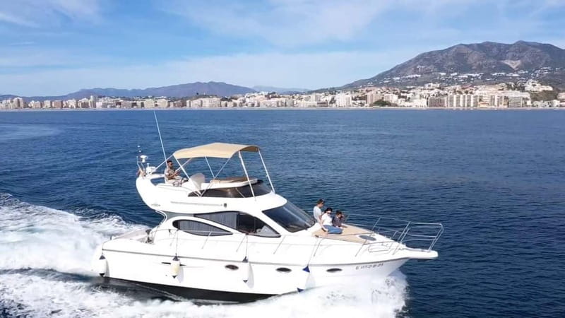 Fuengirola : 2 hours LUXURY Yacht Dolphin Trip DRINKS SNACKS - Drinks, Snacks, and a More Relaxed Ride