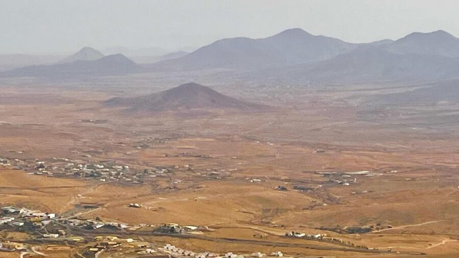 Fuerteventura: Island Highlights Guided VIP Sightseeing Tour - Sotavento beach and the long southern coast