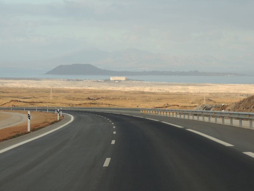 Fuerteventura: Island Highlights Guided VIP Sightseeing Tour - Guise and Ayose viewpoint, with the island spread below