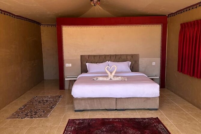 Full-Day Jeep Tour & Sleep in Luxury Tent with private Bathroom - Al Ramal Red Sand Dune and free sandboarding