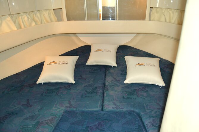 Full day luxury trip around Amalfi Coast and Capri - Approaching Capri by private boat