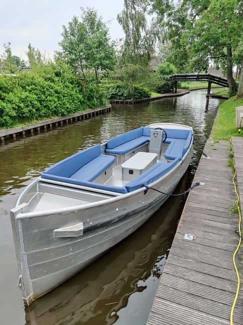 Giethoorn : Luxury Private open boat tour with local captain - Why Giethoorn works so well from a boat