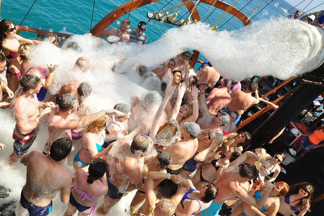 GONSTER : Luxury Pirate Boat Trip Lunch & Soft Drinks & Transfer - The foam party and onboard entertainment