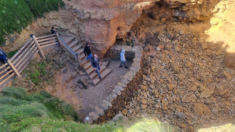 Great Ocean Road Lux Tour Max 11 Hotel Pickup - Loch Ard Gorge and the shipwreck story