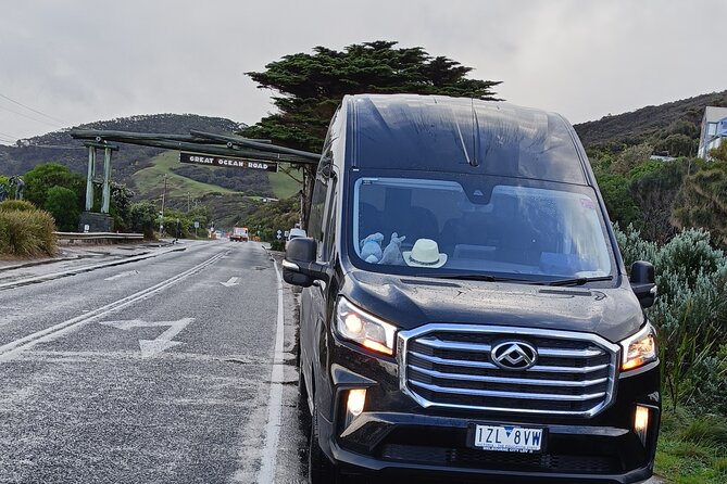 Great Ocean Road Tour Reverse –SML GRP-DLUX Mini Bus Hotel Pickup - The Great Ocean Road is the journey between the stops