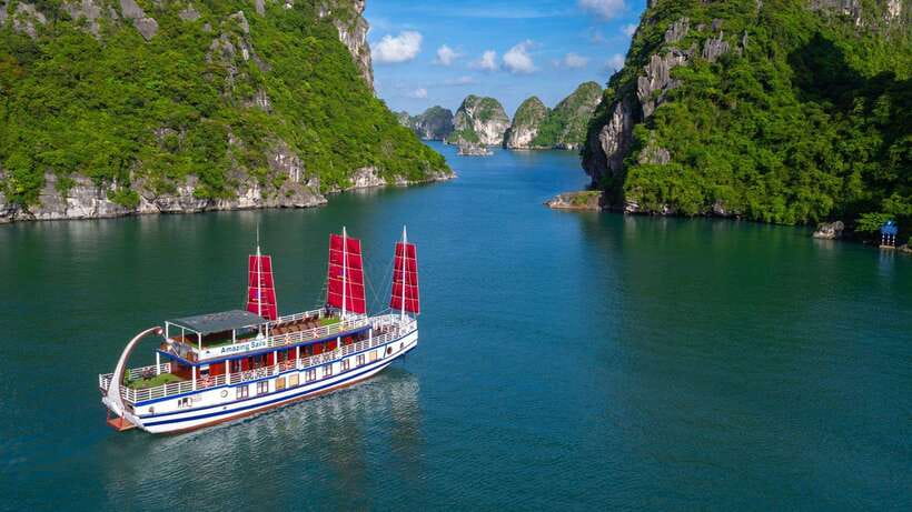 Ha Long Bay - Bai Tu Long Bay Luxury Boat Tour & Transfer - Lunch with limestone islands all around you