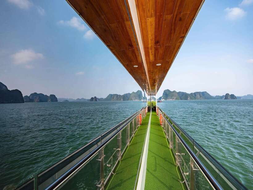 Ha Long Bay Luxury Full Day Cruise| Buffet & All Included - Kayaking or swimming in the bay