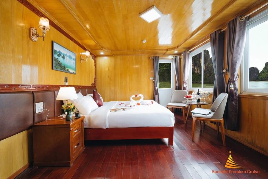 Ha Noi: Lan Ha Bay luxury cruise with private bancony, meals - What the $110 price really includes