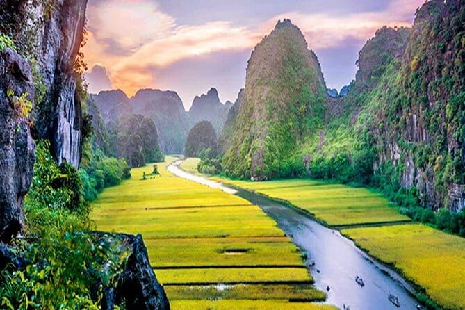 Halong Bay Day Tour Luxury Cruise With Jacuzzi and Buffet Lunch - Kayaking or bamboo boating around the islands