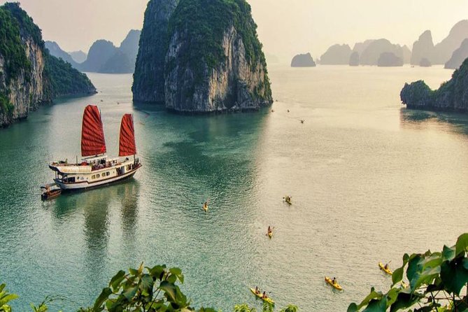 Halong Bay Full Day with Kayaking, Hiking viewpoint, Cave - Deluxe To Luxury - Sung Sot Cave and the effort of getting inside