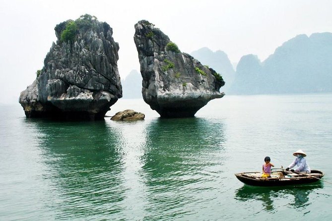 Halong Bay Full Day with Kayaking, Hiking viewpoint, Cave - Deluxe To Luxury - Kayaking, bamboo boats, and your activity choice