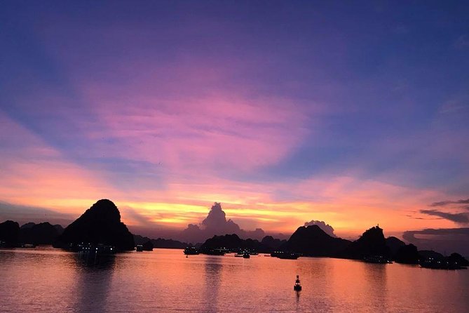 Halong Bay Full Day with Kayaking, Hiking viewpoint, Cave - Deluxe To Luxury - How crowded and active is this day?