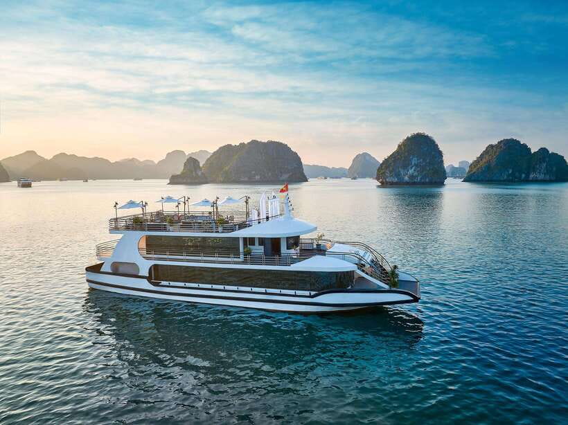 Halong Bay: Luxury Day Cruise with Buffet, Kayak, Swim - Key things to know before you book