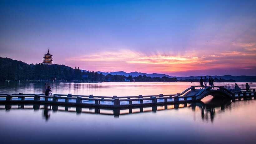 Hangzhou:Luxury West Lake Cruise+Santan Yinyue Island Ticket - What the cruise does not include