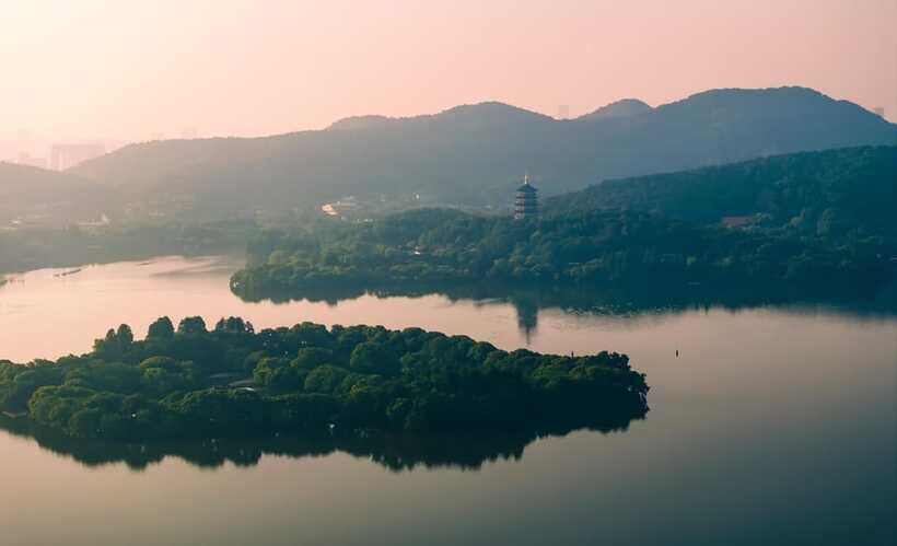 Hangzhou:Luxury West Lake Cruise+Santan Yinyue Island Ticket - Who should book this West Lake experience?