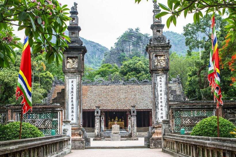 Hanoi: 3-Day Ninh Binh, Ha Long, & Lan Ha Bay Luxury Cruise - What the $332 price means