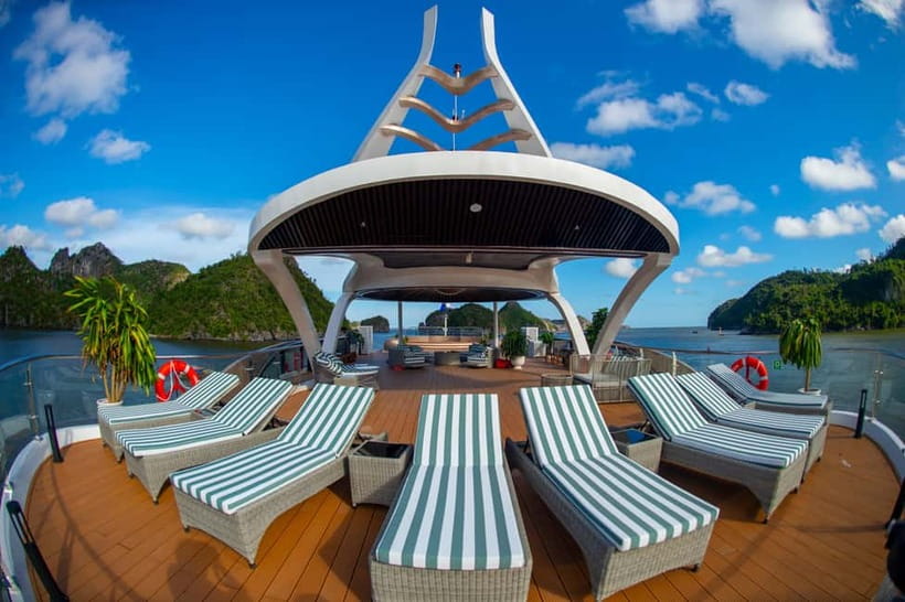 Hanoi: Cat Ba, Lan Ha & Ha Long Bay Luxury Cruise with Lunch - Cai Beo floating village and the first bay views