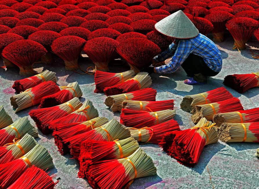 Hanoi City Tour: Bat Trang, Train Street, Lunch & Luxury Bus - Ba Dinh Square and Ho Chi Minh Mausoleum