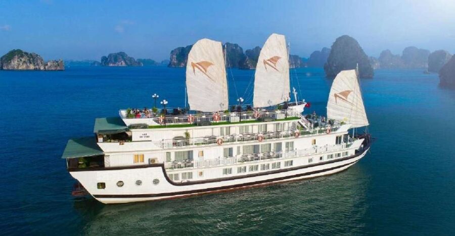 Hanoi/Ninh Binh:3 Day 2 Night Bai Tu Long Bay Luxury Junk - Why two nights works better in Bai Tu Long Bay