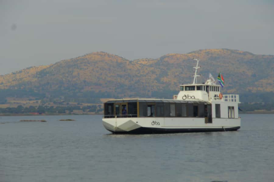 Hartbeespoort Dam: The Luxury Alba Boat Cruise with Food - A polished start beside Hartbeespoort Dam