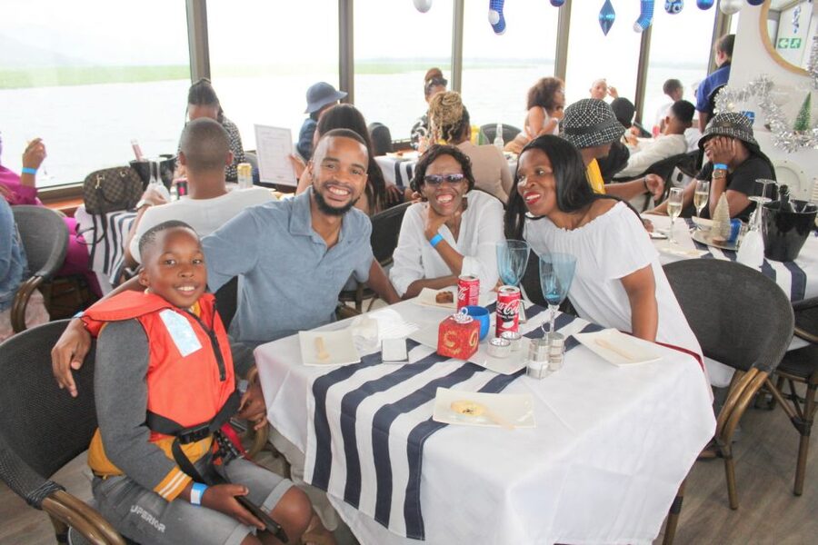 Hartbeespoort Dam: The Luxury Alba Boat Cruise with Food - Service, music, and the feel of the cruise