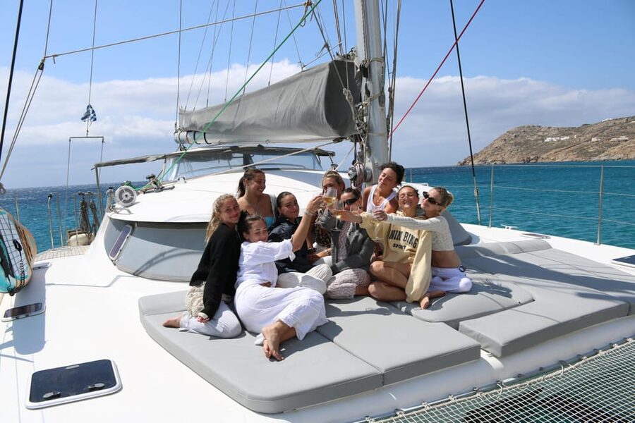 Heraklion: Dia Island Luxury Catamaran Cruise with Meal - Arriving at Dia Island’s clear-water bay