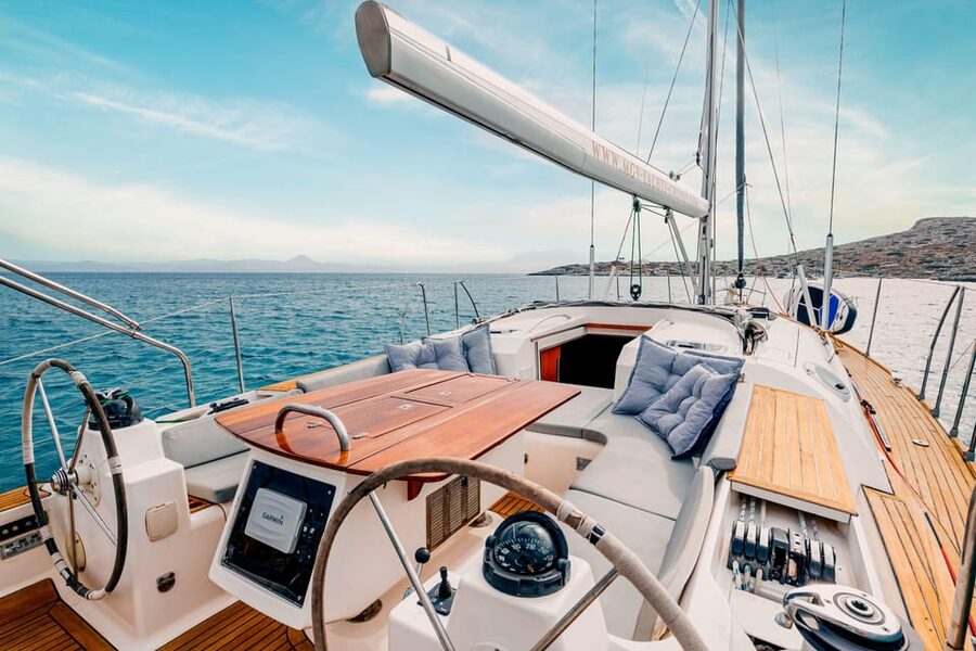 Heraklion: Dia Island Luxury Sailing Trip with Meal & Drinks - The Crew Makes the Difference