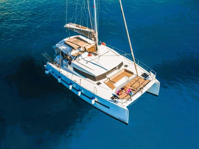 Heraklion: Luxury Catamaran Cruise to Dia Island with Lunch - Boarding at Marina Café