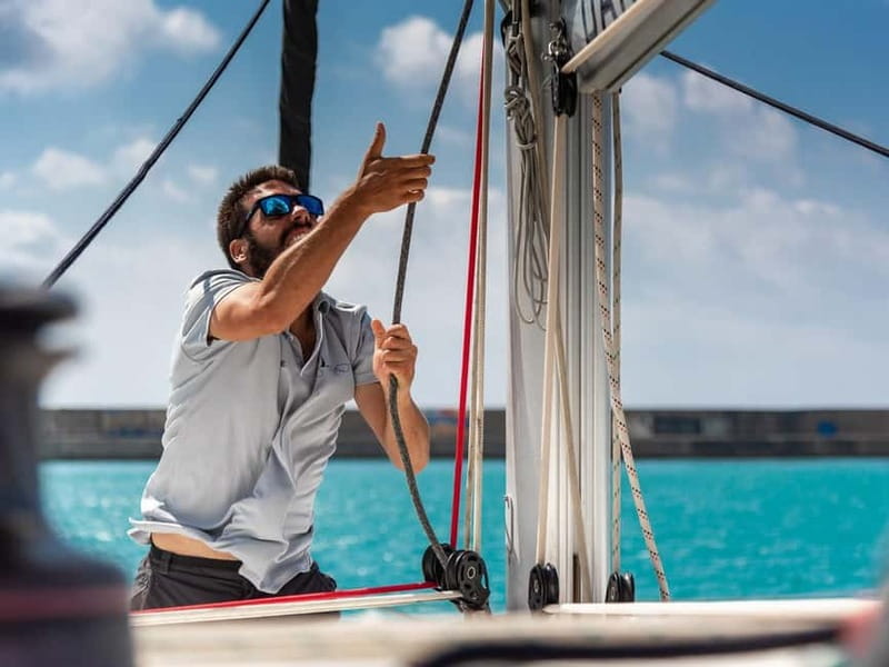 Heraklion: Luxury Catamaran Cruise to Dia Island with Lunch - Four and a half hours near Dia Island