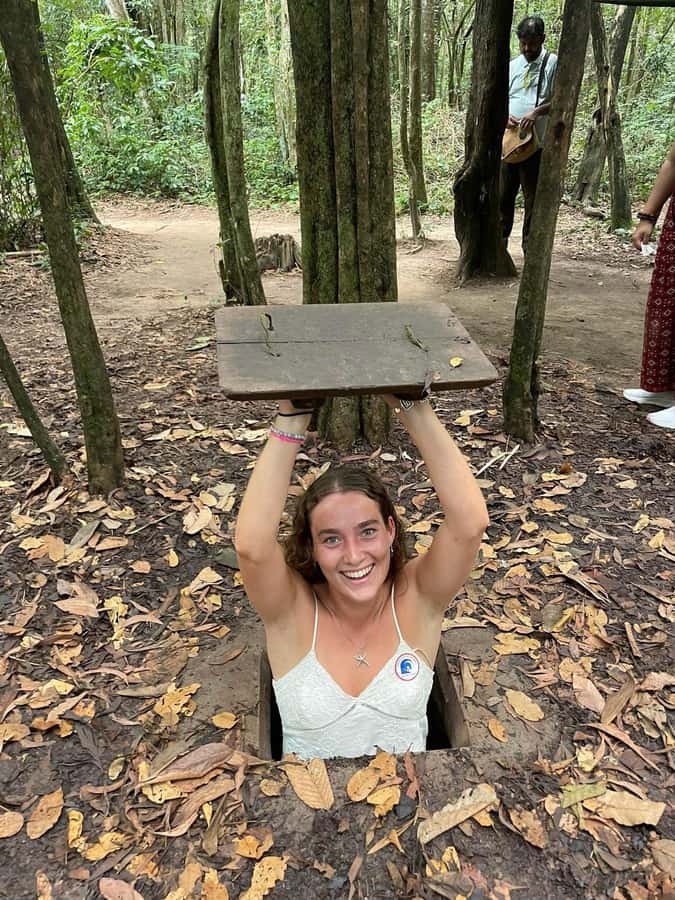Ho Chi Minh City: Cu Chi Tunnels Ben Duoc VIP Limousine Tour - Crawling through five tunnels