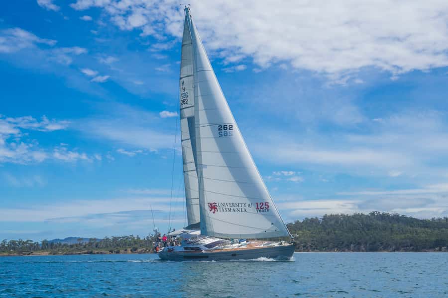 Hobart: Luxury Yacht Scenic Sailing Tour with Snacks - Key points to know before you sail
