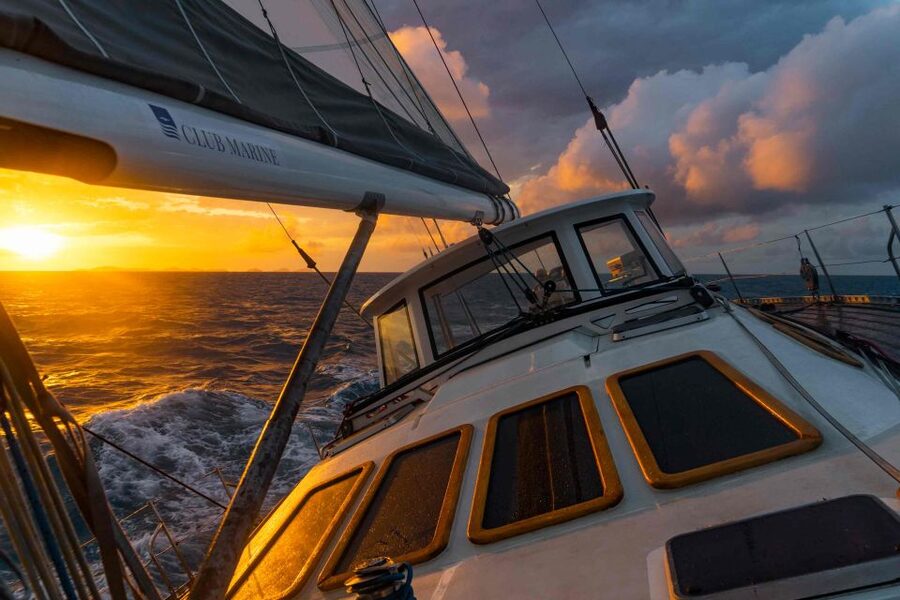 Hobart: Luxury Yacht Scenic Sailing Tour with Snacks - Is this Hobart sailing tour worth booking?