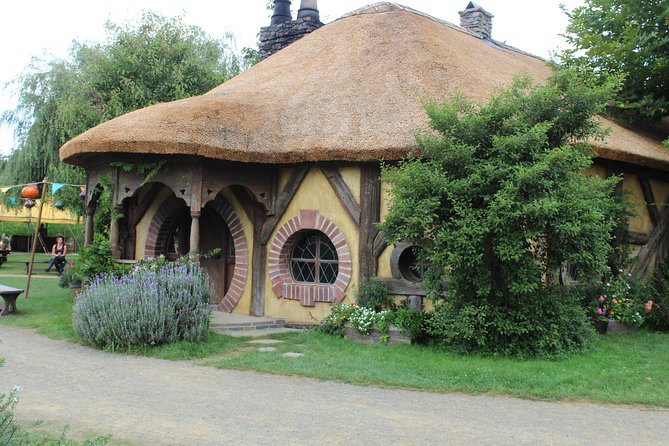 Hobbiton Afternoon Tour in Luxury Minibus from Auckland - Who should book this Auckland day trip?