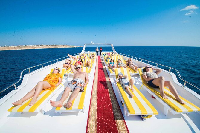 Hurghada: Elite VIP Cruise with Seafood and BBQ Buffet Lunch - The ride out across the Red Sea