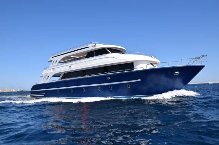 Hurghada: Luxury Private Yacht with Optional Lunch & Drinks - From hotel pickup to Hurghada marina