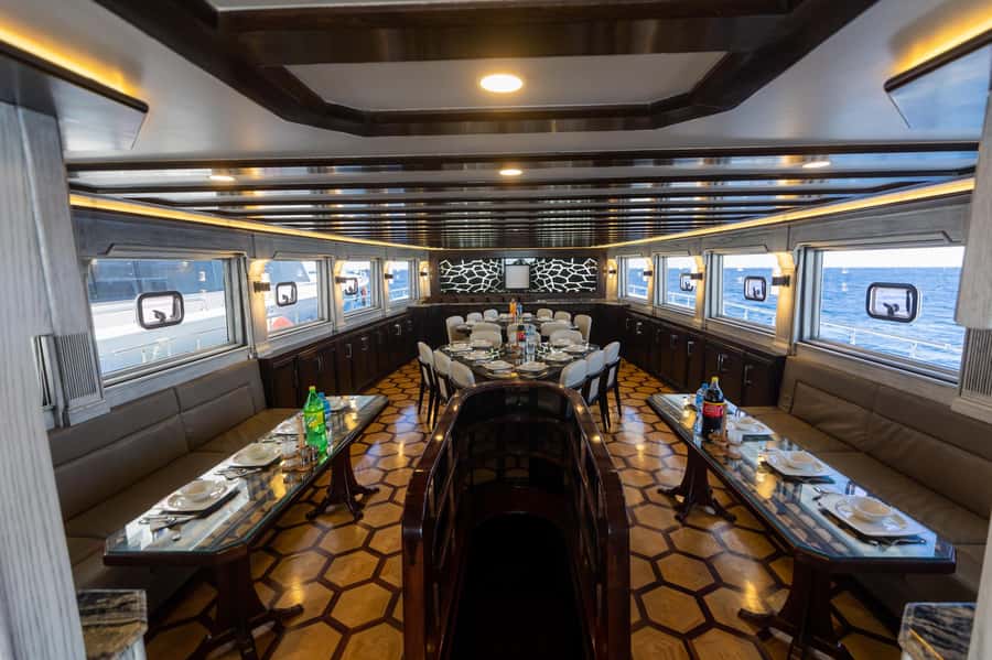 Hurghada: Royal Luxury VIP Cruise to Orange Bay with Lunch - Snorkeling at Small Giftun and Jazīrat Abū Rimāthī