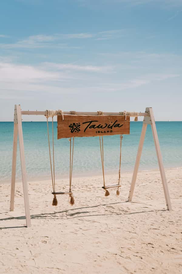 Hurghada: Tawila El Gouna Luxury Island Day Use and Snorkel - Arriving on Tawila’s white beach