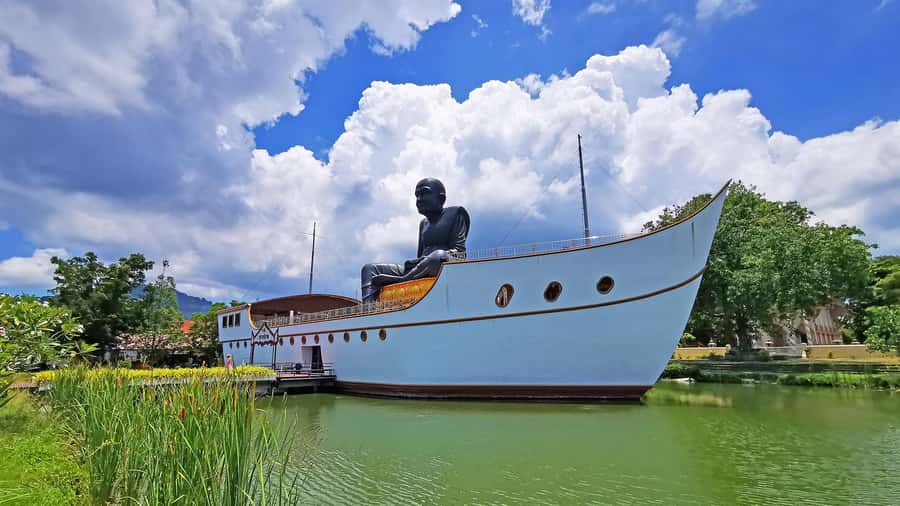 ISLAND TOUR VIP AROUND KOH SAMUI FULL DAY RARE SIGHTSEEING - Thai lunch with a Gulf view